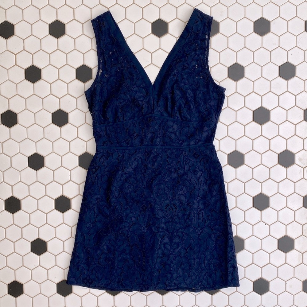 BB DAKOTA | LACE DRESS